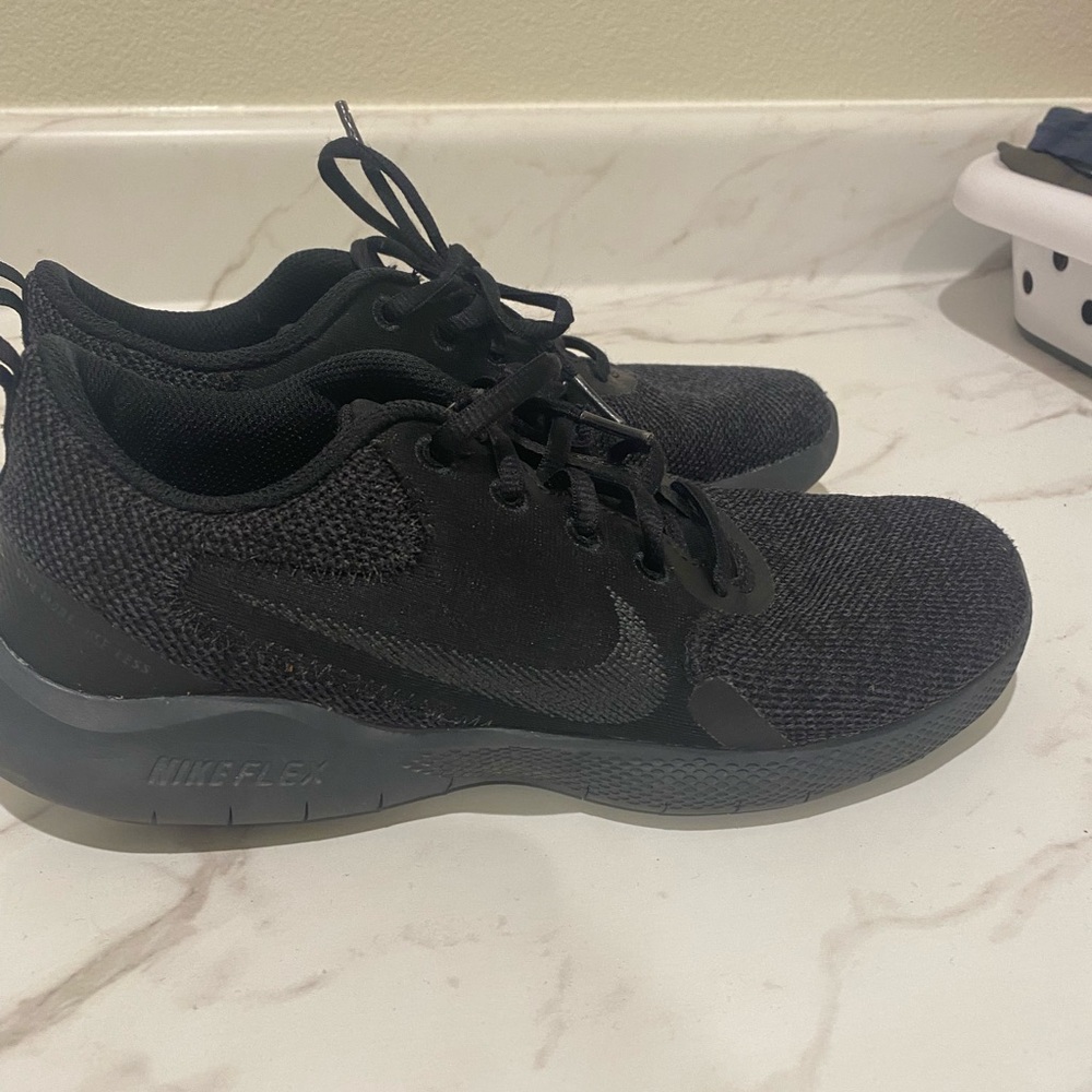 Nike flex shoes